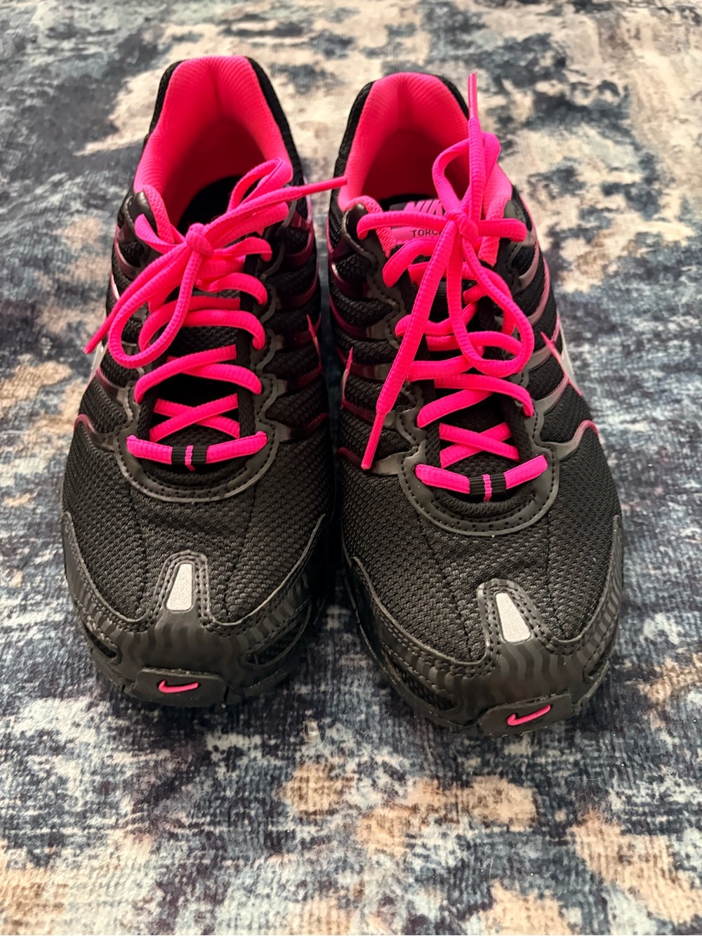 Nike Women's Black & Hot Pink Athletic Running Shoes